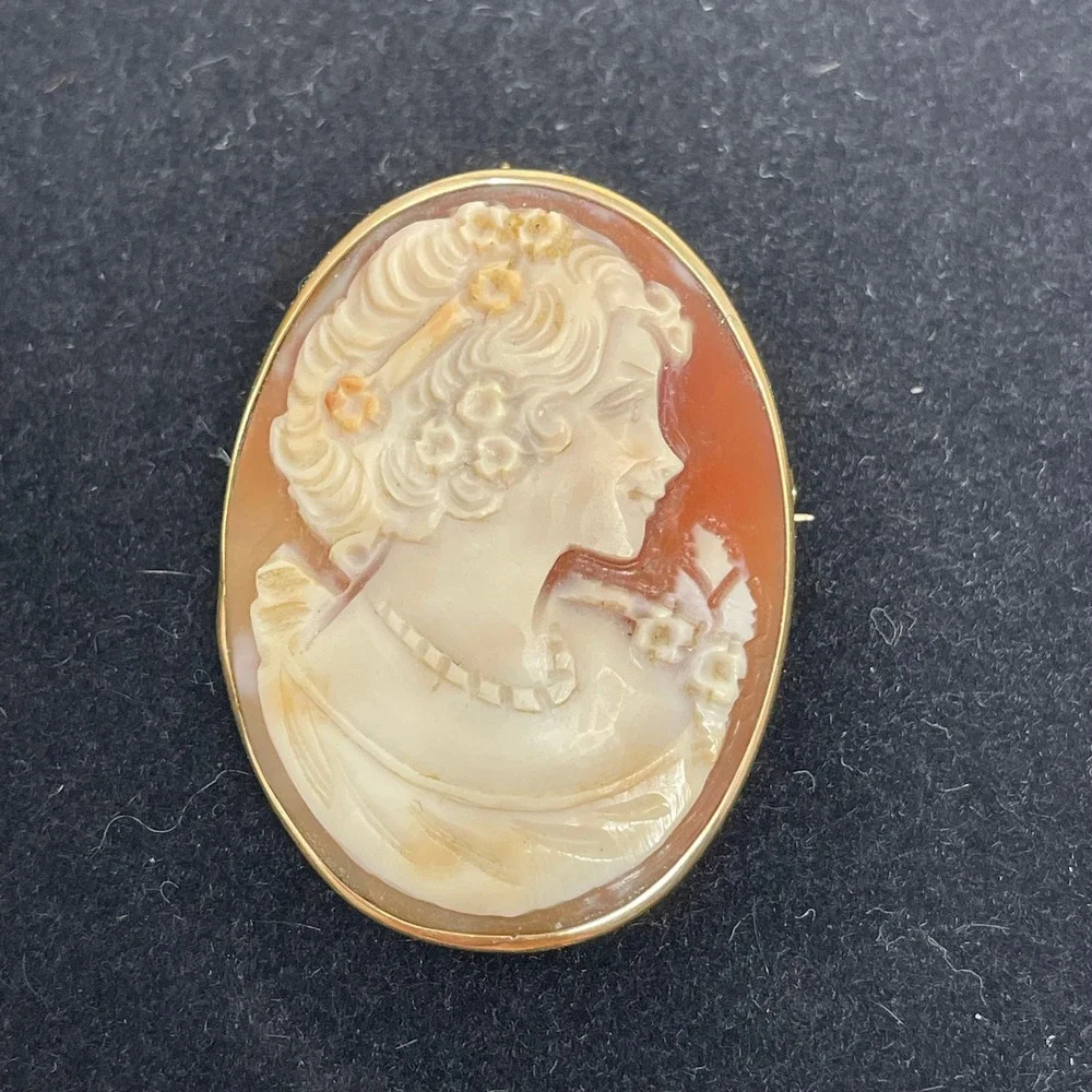 Vintage 14K Yellow Gold Shell Cameo Brooch Pendant Hand Carved Woman Portrait